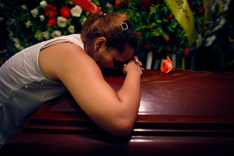Illustration for article titled Striking Images From Oscar Taveras's Funeral In The Dominican Republic